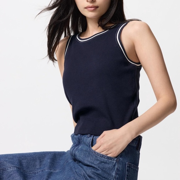 Uniqlo Navy Striped Ribbed Cropped Bra Top - Picture 1 of 3